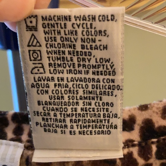 White Stag Woman Stretch animal print top 2X - Picture 6 of 9